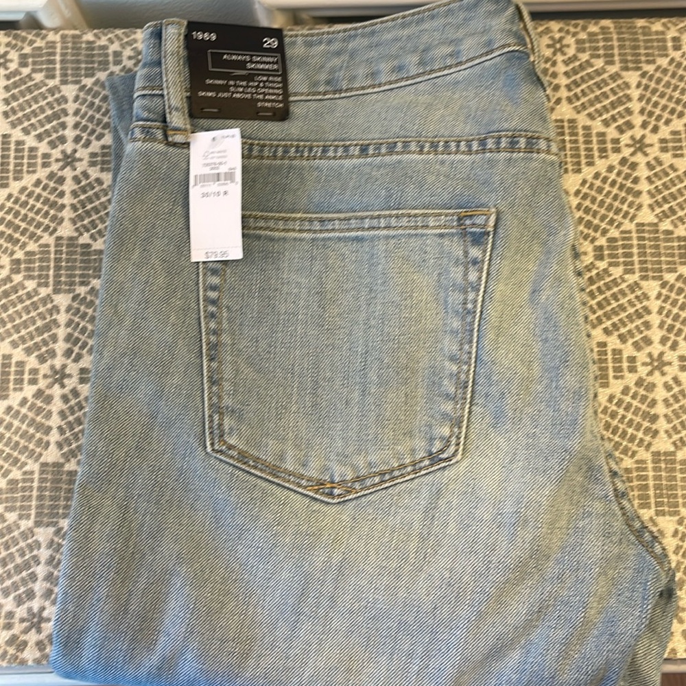 Brand New Gap skinny Jeans